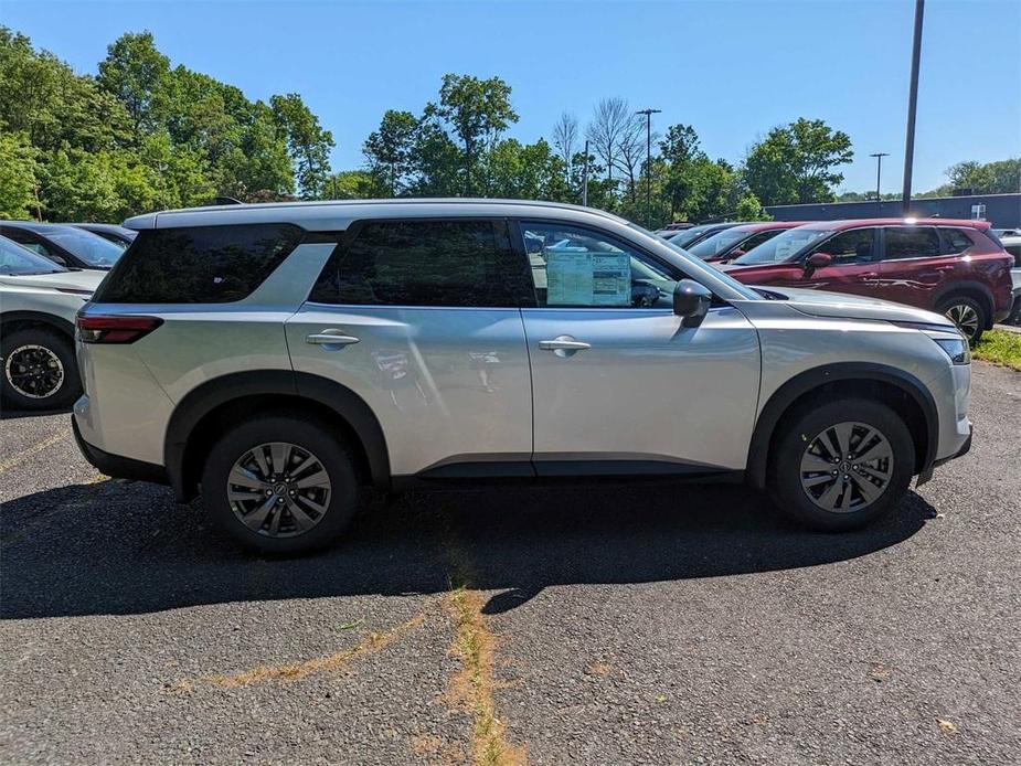 new 2024 Nissan Pathfinder car, priced at $40,480