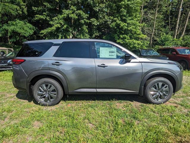 new 2024 Nissan Pathfinder car, priced at $40,480