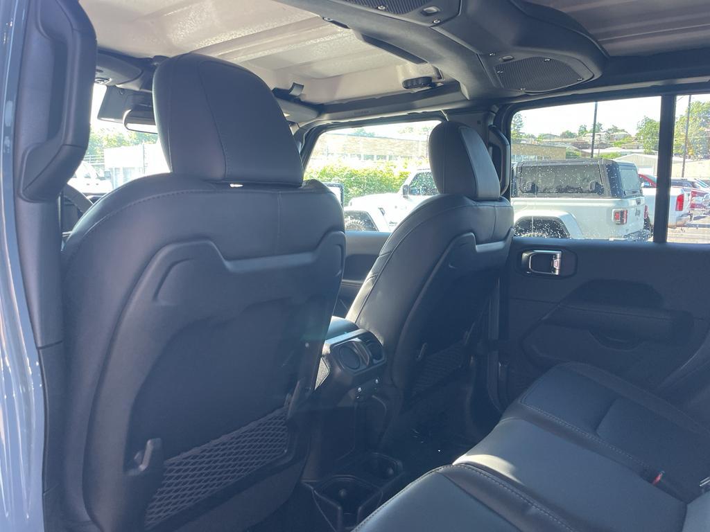 new 2025 Jeep Gladiator car, priced at $51,450