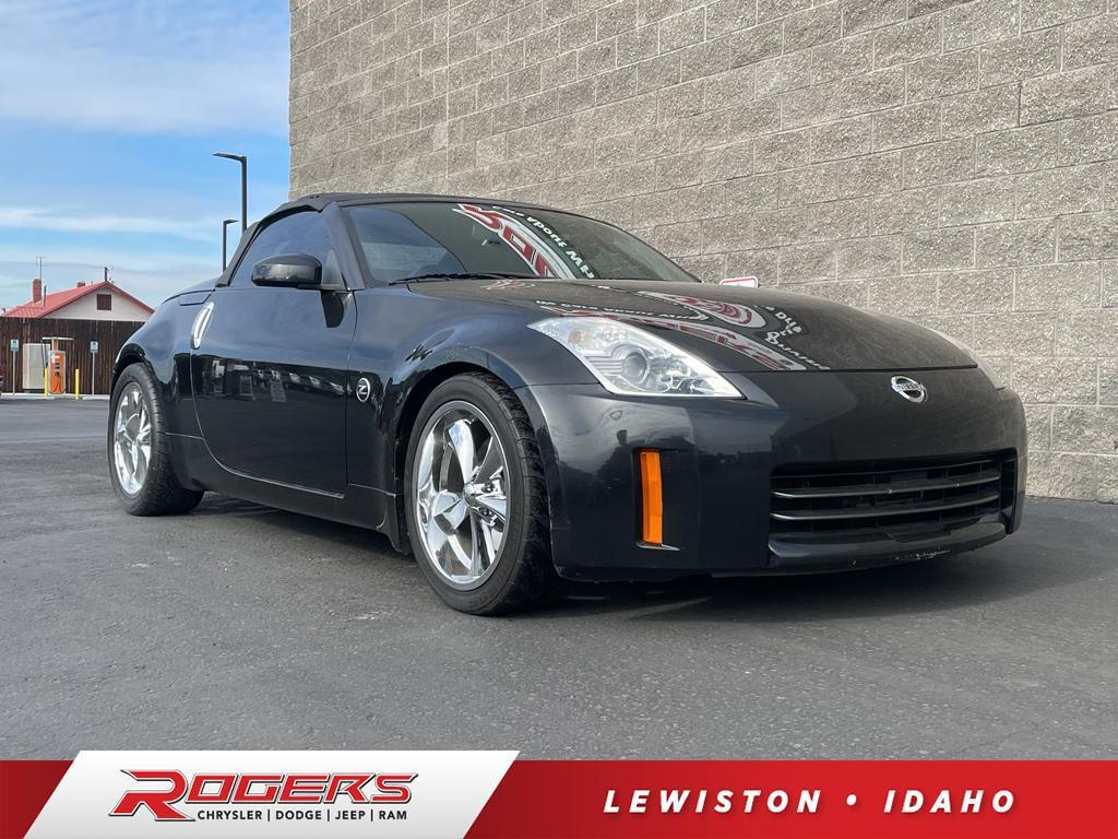 used 2007 Nissan 350Z car, priced at $14,999