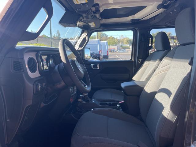 new 2025 Jeep Gladiator car, priced at $53,555