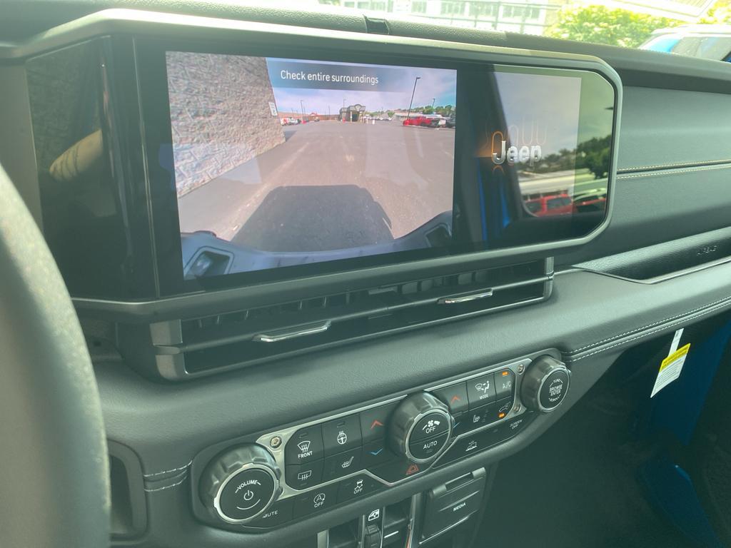 new 2025 Jeep Gladiator car, priced at $51,540