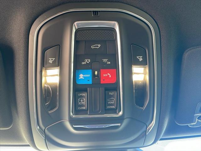 new 2025 Jeep Grand Cherokee car, priced at $46,480