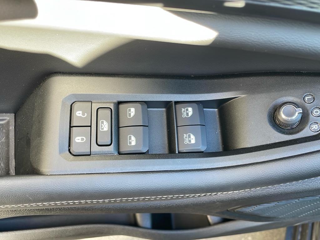 new 2025 Jeep Grand Cherokee car, priced at $45,948