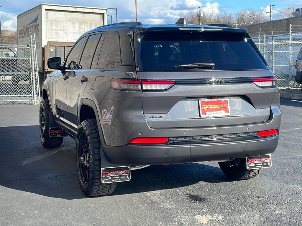 new 2025 Jeep Grand Cherokee car, priced at $45,948