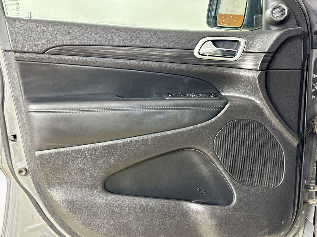 used 2021 Jeep Grand Cherokee car, priced at $28,999