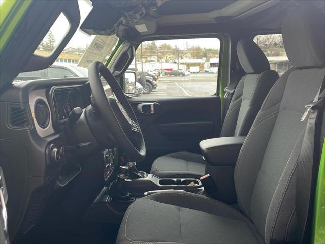 new 2025 Jeep Wrangler car, priced at $55,730