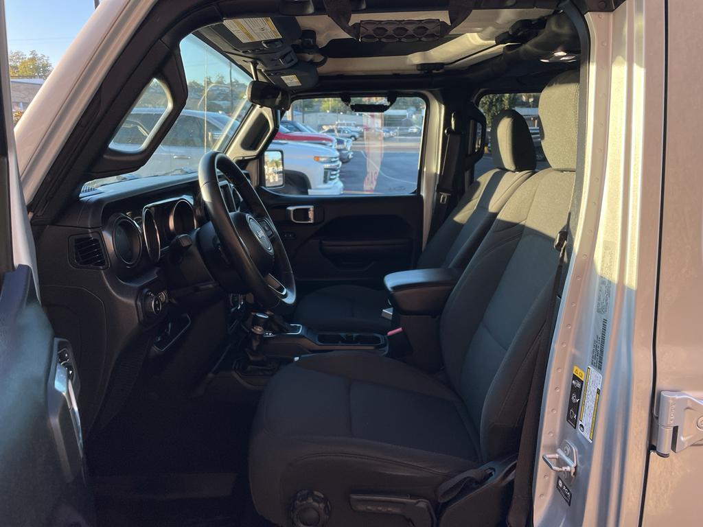 used 2022 Jeep Gladiator car, priced at $31,999