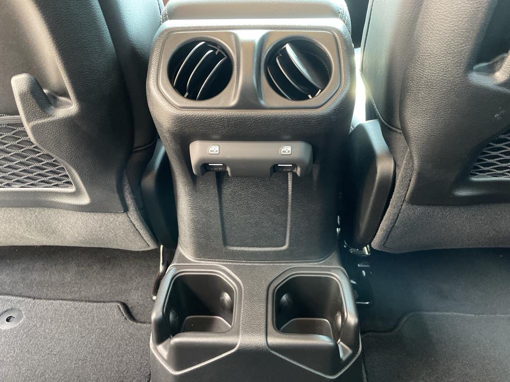 new 2025 Jeep Gladiator car, priced at $49,077