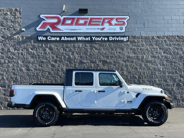 new 2025 Jeep Gladiator car, priced at $52,960
