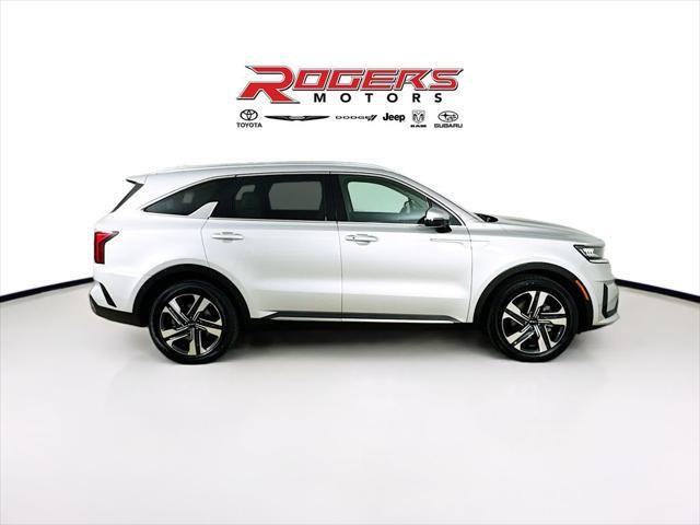 used 2024 Kia Sorento Hybrid car, priced at $36,995
