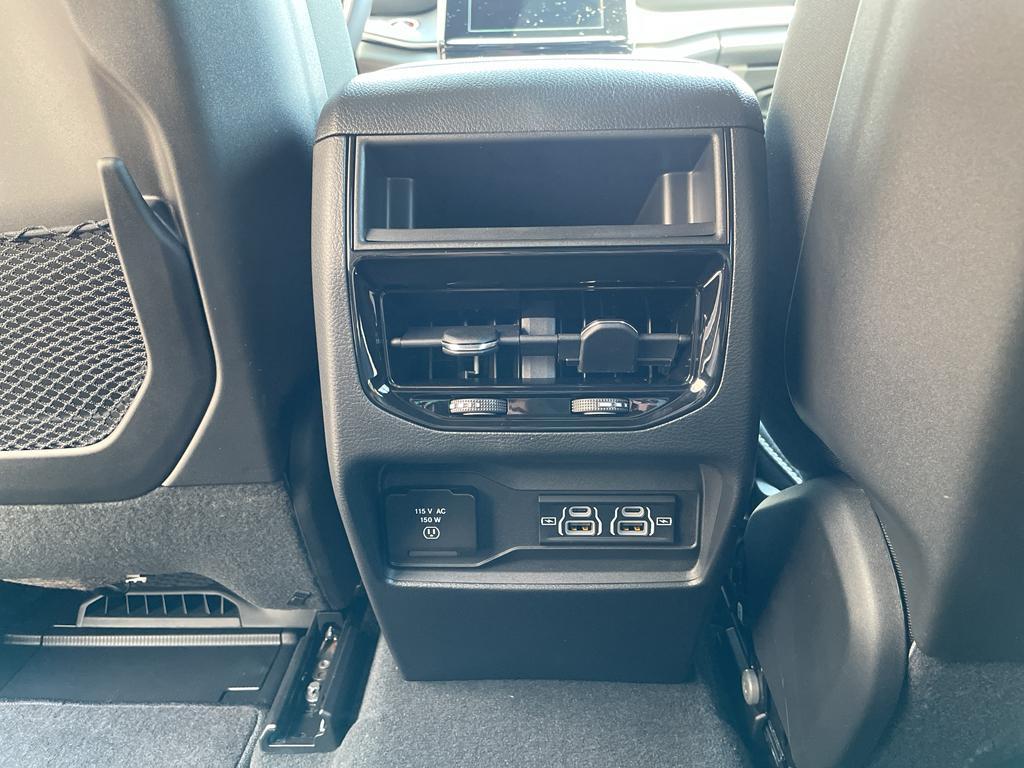 new 2025 Jeep Grand Cherokee car, priced at $46,984