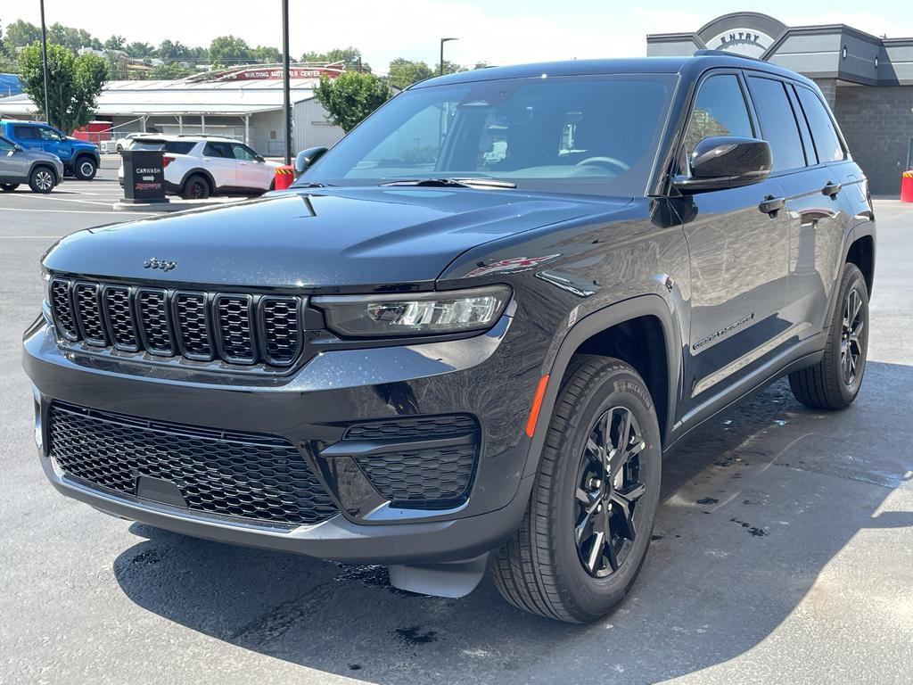 new 2025 Jeep Grand Cherokee car, priced at $46,984