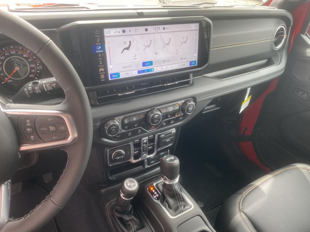 new 2025 Jeep Wrangler car, priced at $57,992
