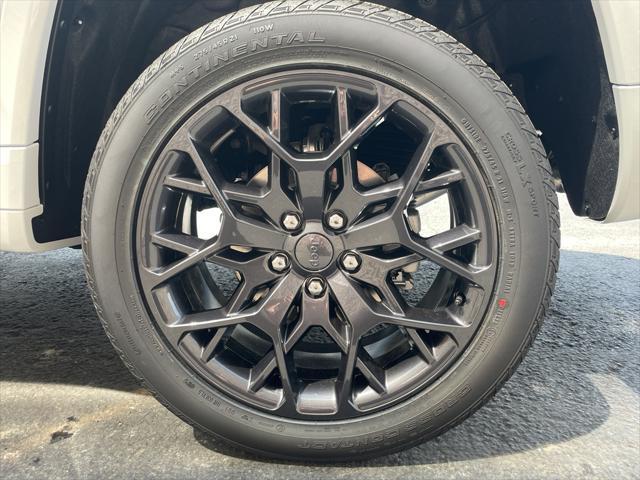 new 2025 Jeep Grand Cherokee car, priced at $64,099