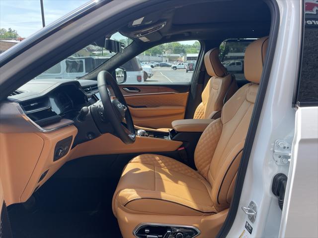 new 2025 Jeep Grand Cherokee car, priced at $64,099