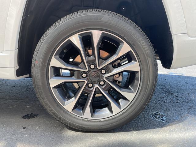 new 2025 Jeep Grand Cherokee car, priced at $58,588