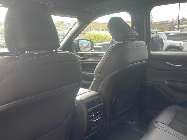 new 2025 Jeep Grand Cherokee car, priced at $47,725