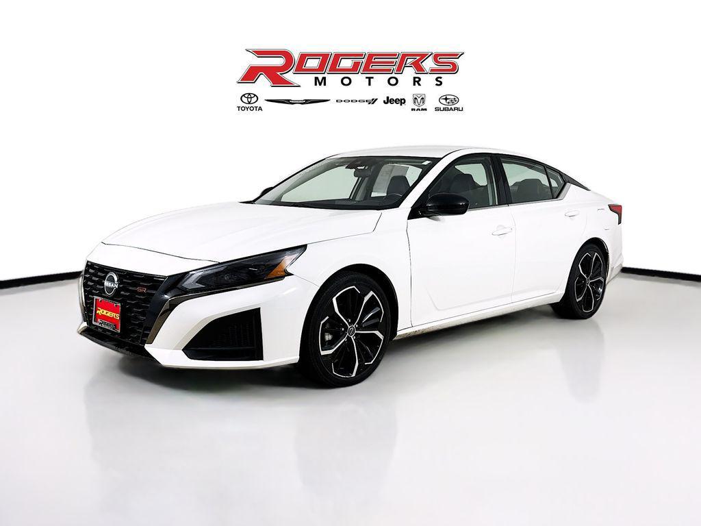 used 2023 Nissan Altima car, priced at $20,999