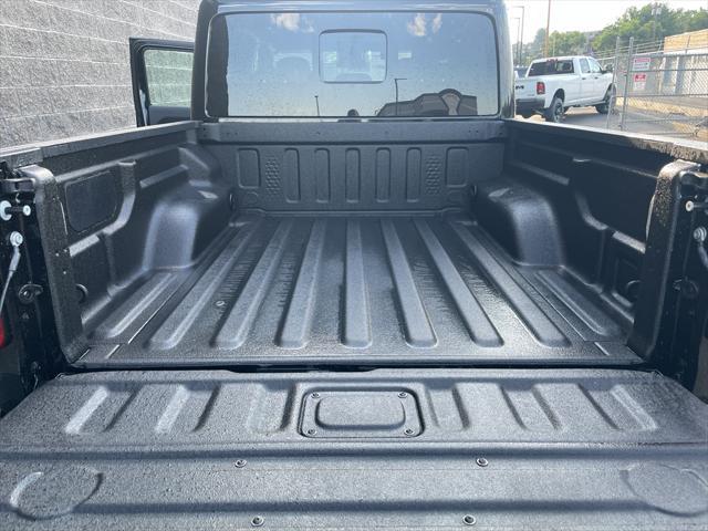 new 2025 Jeep Gladiator car, priced at $48,577