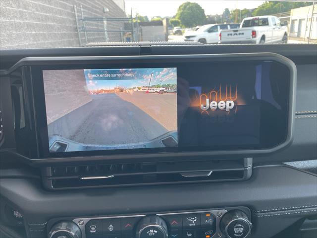 new 2025 Jeep Gladiator car, priced at $48,577