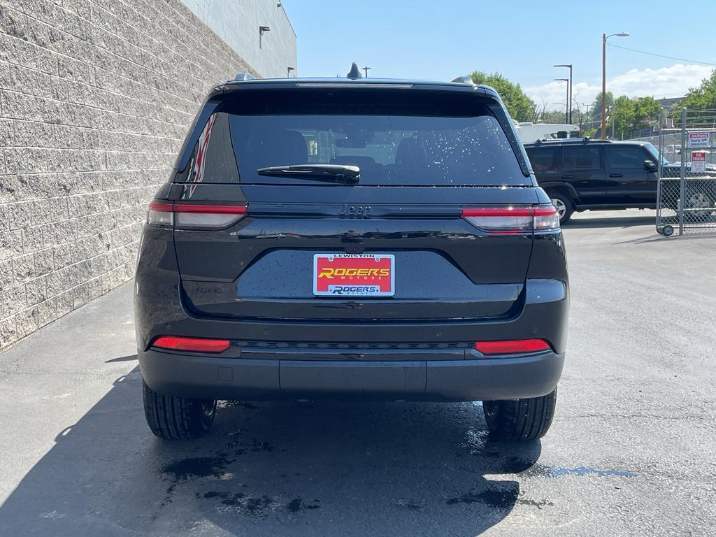 new 2025 Jeep Grand Cherokee car, priced at $44,359