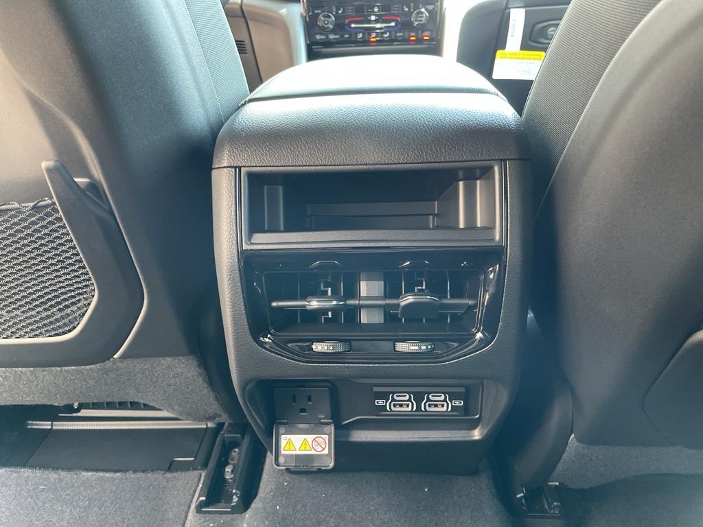new 2025 Jeep Grand Cherokee car, priced at $44,359