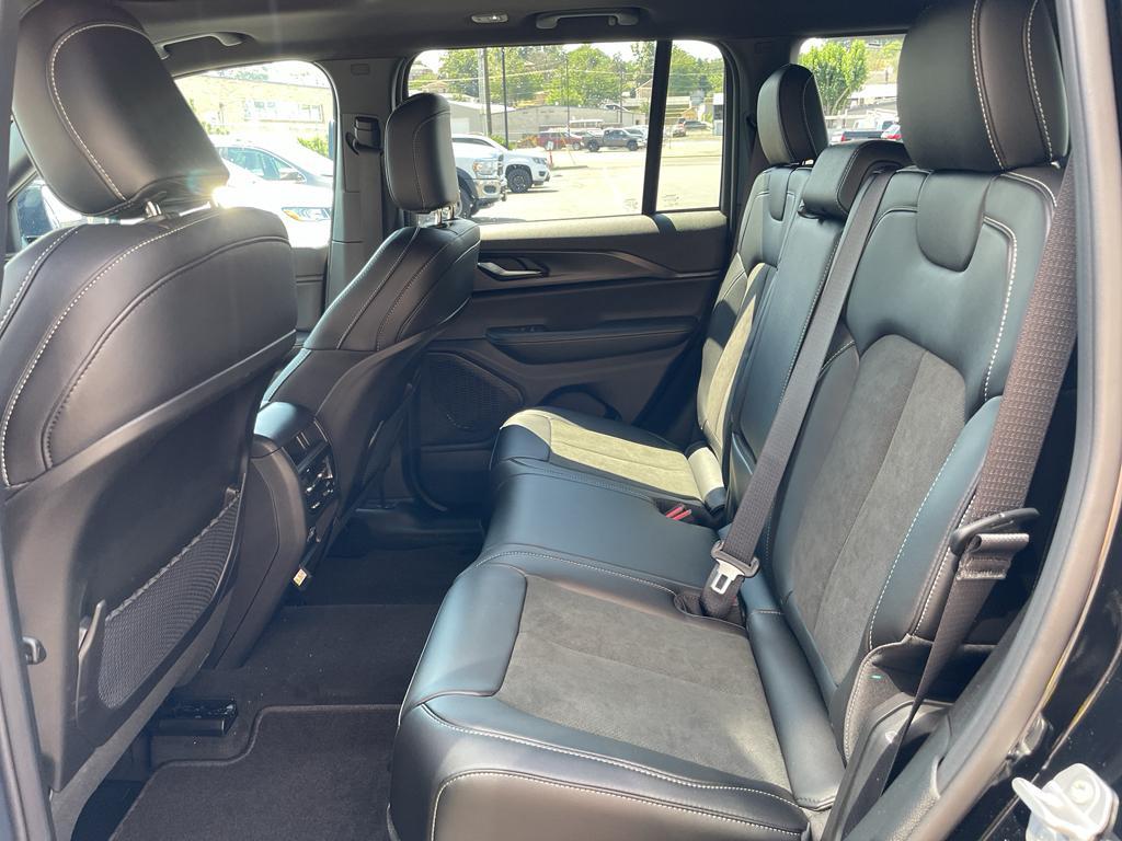 new 2025 Jeep Grand Cherokee car, priced at $44,359