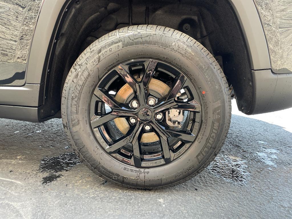 new 2025 Jeep Grand Cherokee car, priced at $44,359