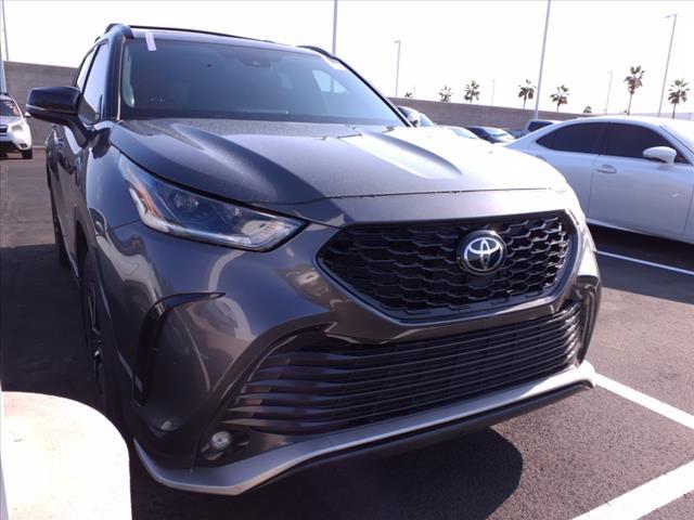 used 2022 Toyota Highlander car, priced at $39,987