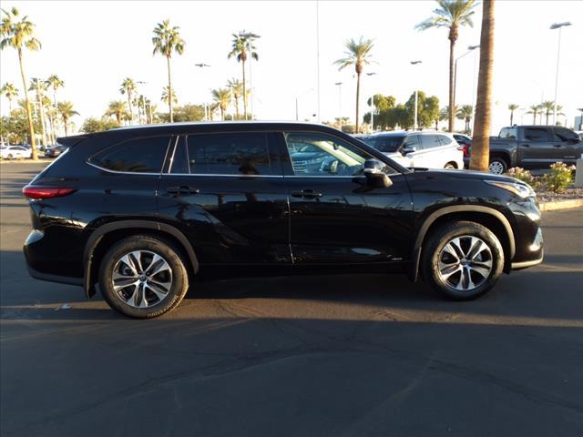 used 2022 Toyota Highlander Hybrid car, priced at $40,089