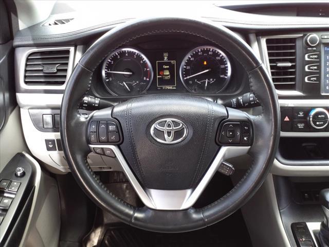 used 2015 Toyota Highlander car, priced at $18,549