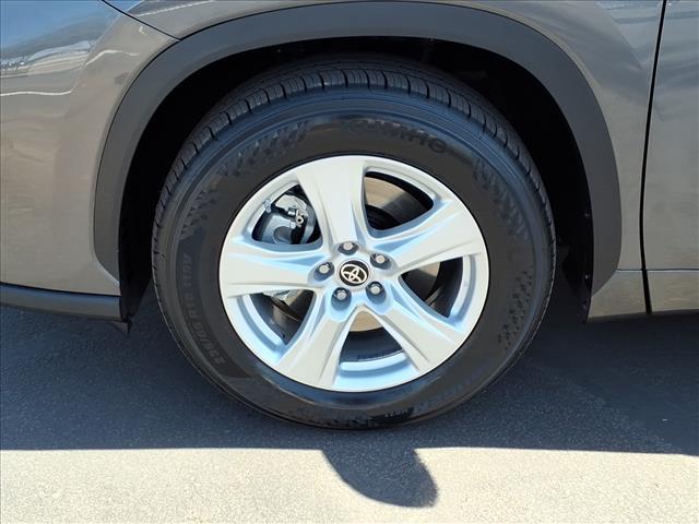 used 2023 Toyota Highlander car, priced at $38,644