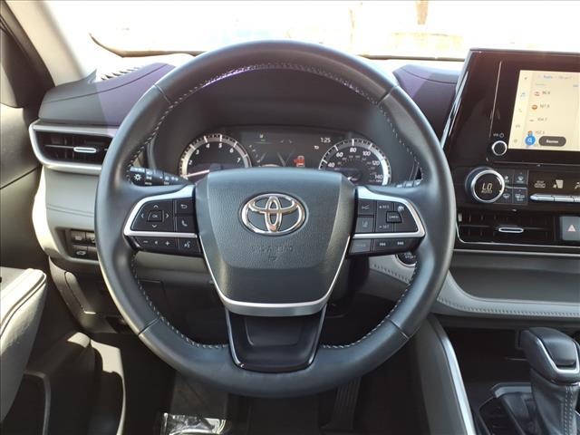 used 2023 Toyota Highlander car, priced at $38,644