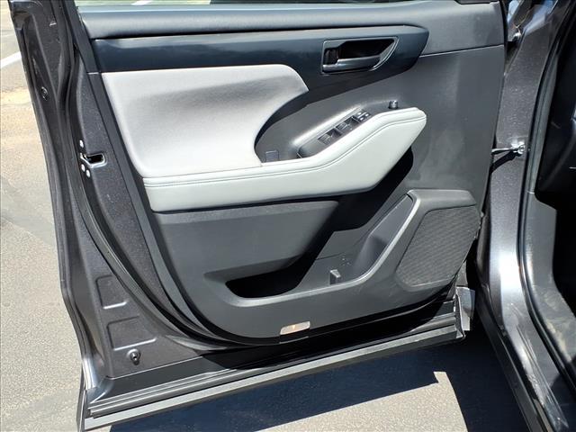used 2023 Toyota Highlander car, priced at $38,644