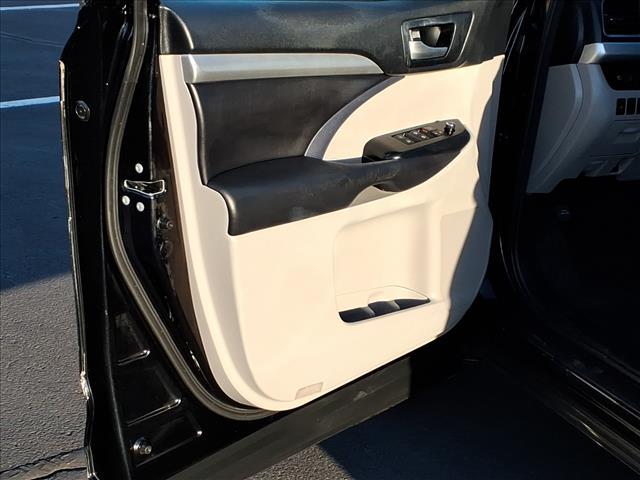 used 2018 Toyota Highlander car, priced at $27,954