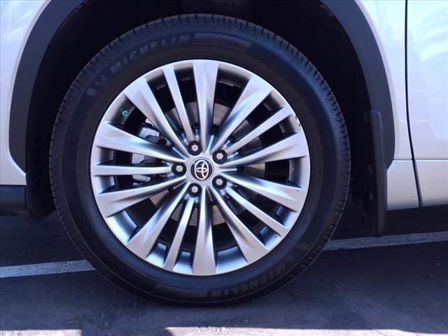 used 2021 Toyota Highlander car, priced at $39,788