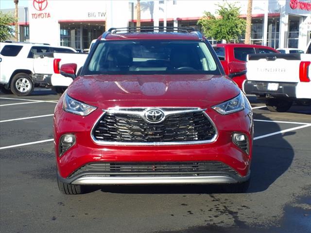 used 2023 Toyota Highlander car, priced at $47,877