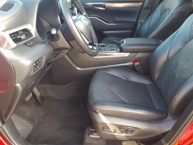 used 2023 Toyota Highlander car, priced at $47,877