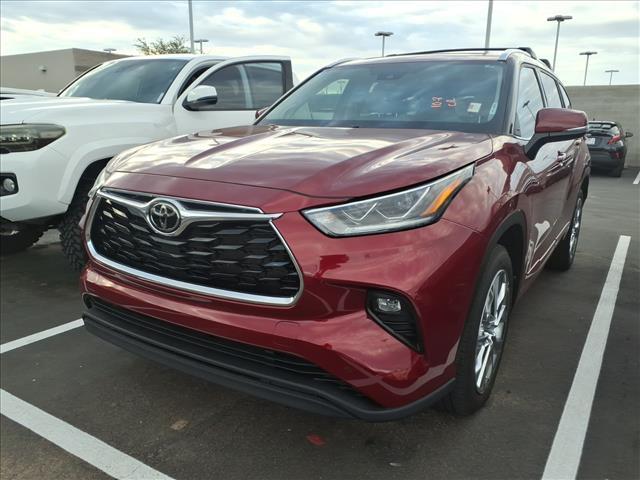 used 2021 Toyota Highlander car, priced at $34,962