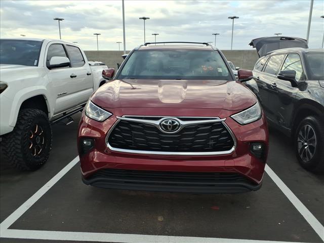 used 2021 Toyota Highlander car, priced at $34,962