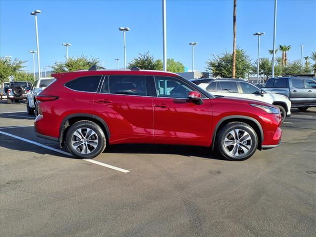 used 2022 Toyota Highlander Hybrid car, priced at $38,751