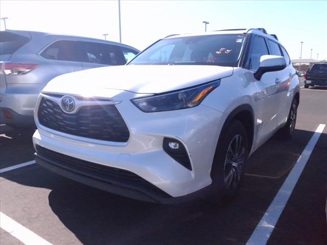 used 2022 Toyota Highlander car, priced at $35,934