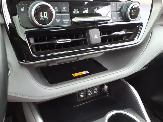 used 2023 Toyota Highlander car, priced at $34,902