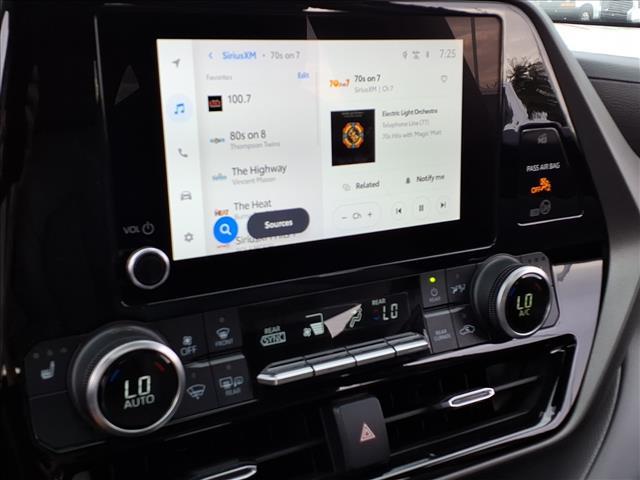 used 2023 Toyota Highlander car, priced at $34,902