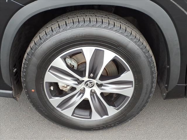 used 2023 Toyota Highlander car, priced at $34,902