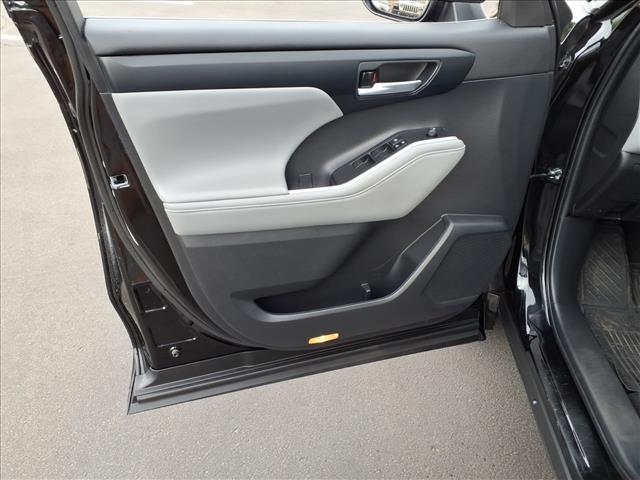 used 2023 Toyota Highlander car, priced at $34,902