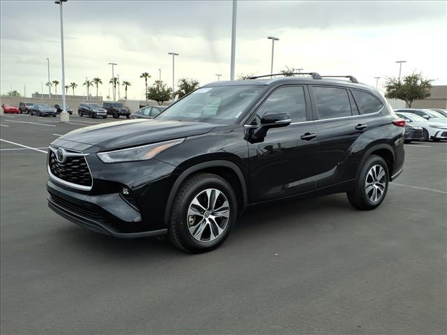 used 2023 Toyota Highlander car, priced at $34,902