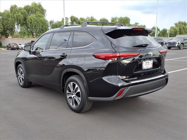 used 2023 Toyota Highlander car, priced at $34,902