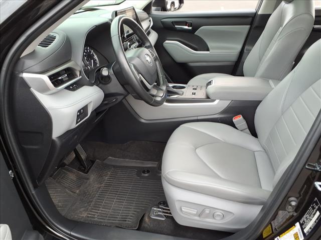 used 2023 Toyota Highlander car, priced at $34,902